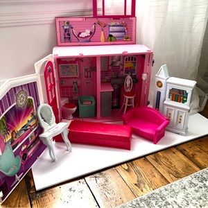 Barbie pop up house and furniture